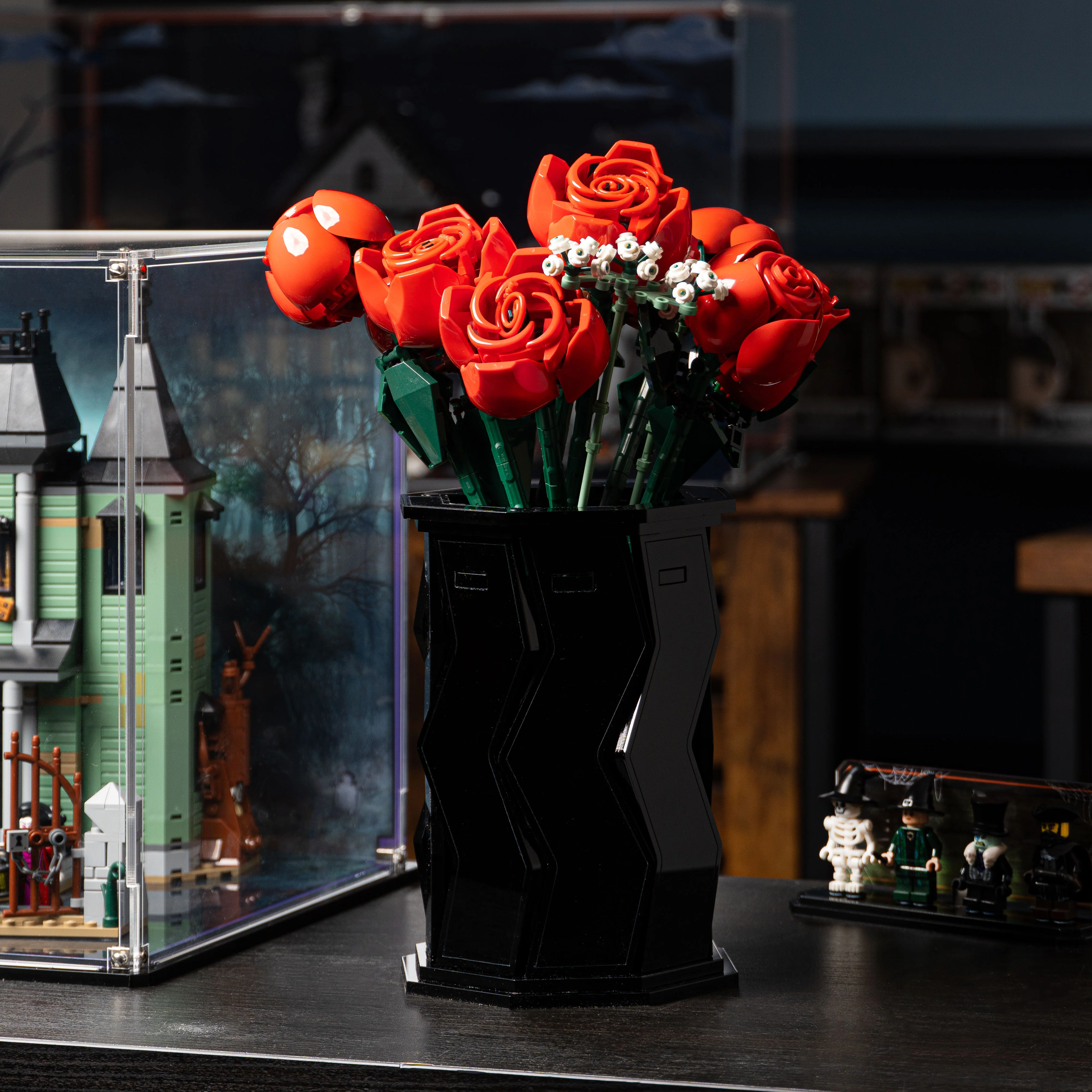 Large Black Display Vase for LEGO® Flowers - Image 2